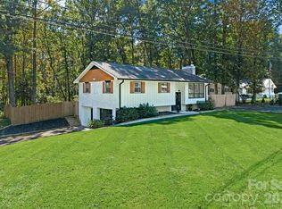 67 W Sweetbriar Ln, Etowah, NC 28729