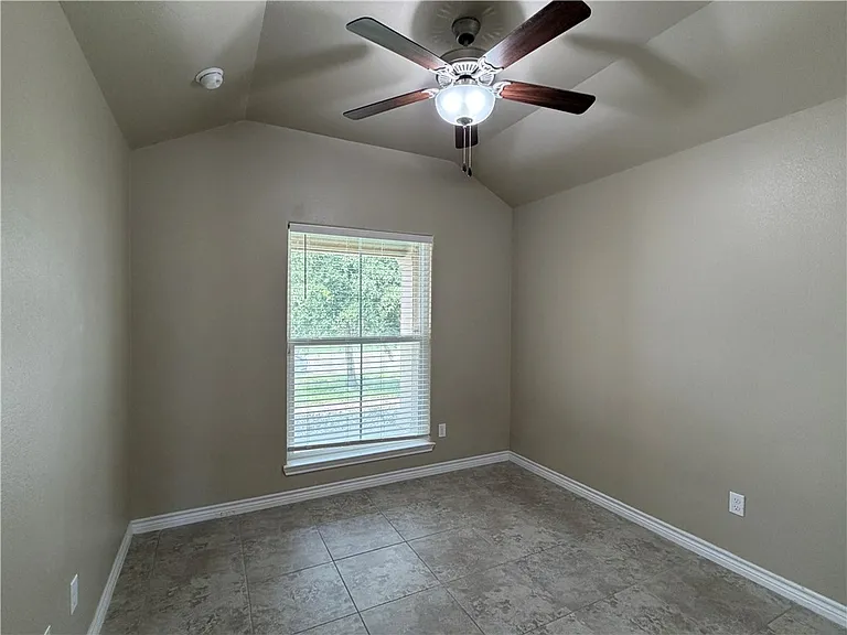 8033 Cormorant Dr — Photo 18