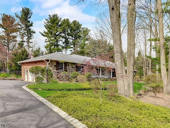 1008 Valley Rd, Franklin Lakes, NJ 07417 | MLS #3897066 | Zillow