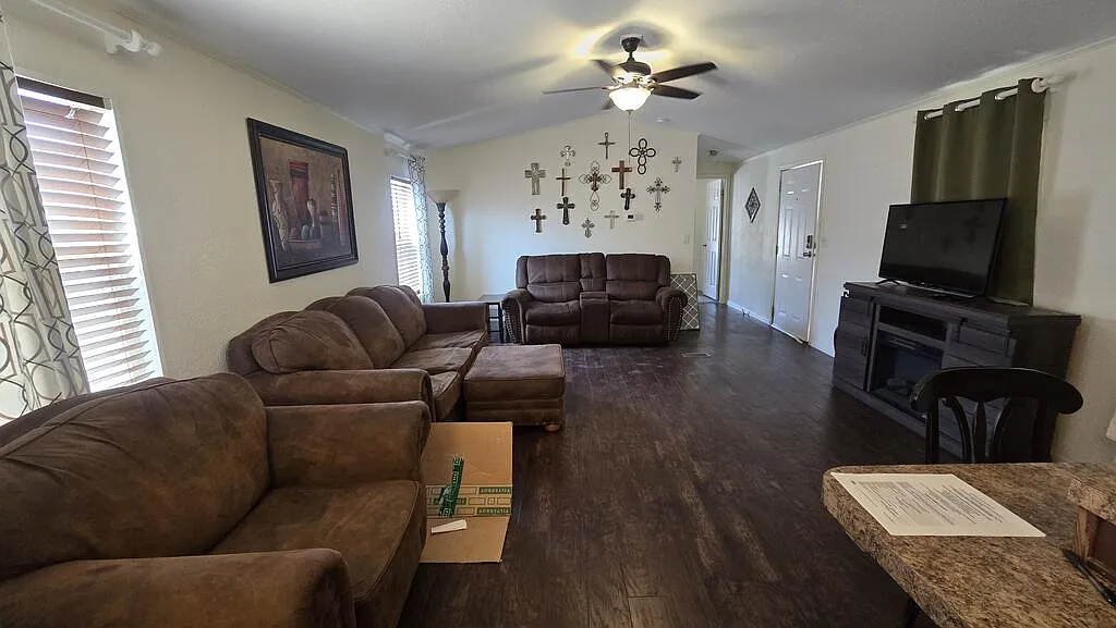 1320 N Fairgrounds Rd — Photo 3