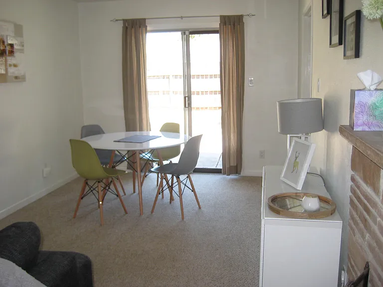 Agnes Way — Photo 8