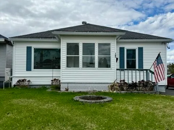 165 12th Avenue, Madawaska, ME 04756