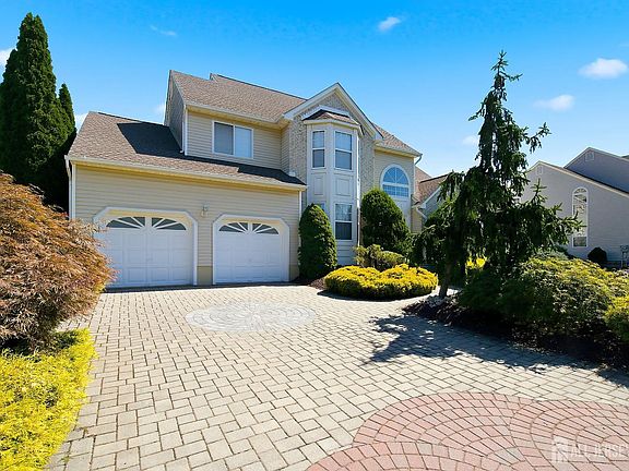 5th image of 41 Highpointe Way