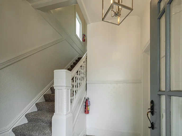 136 Beulah St #2 — Photo 3