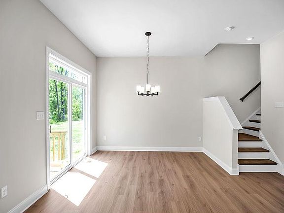 4th image of 17 Baldwin Court Home Site #21