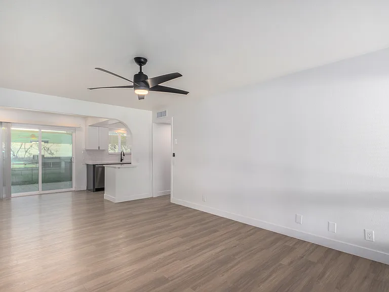 5115 N 12th St #5 — Photo 5