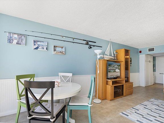3rd image of 9800 S Ocean Drive #105