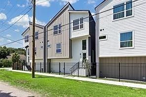 1st image of 2959-2961 Delafield St