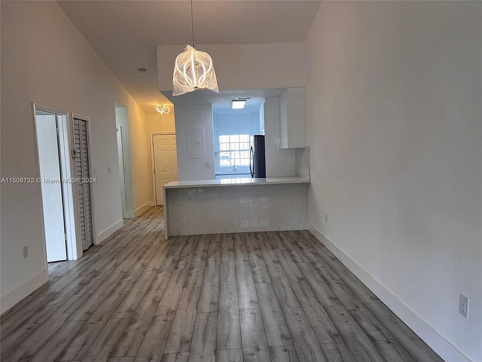 1st image of 1286 SE 8th Pl #1286
