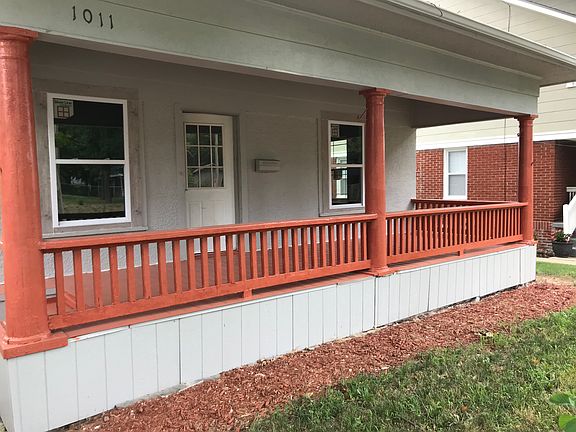 2nd image of 1011 W White Oak Ave