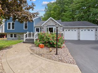 9554 Bantry Ln, Brewerton, NY 13029
