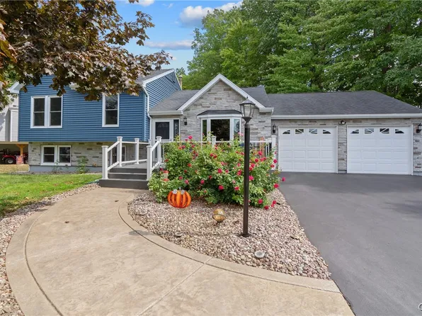 9554 Bantry Ln, Brewerton, NY 13029