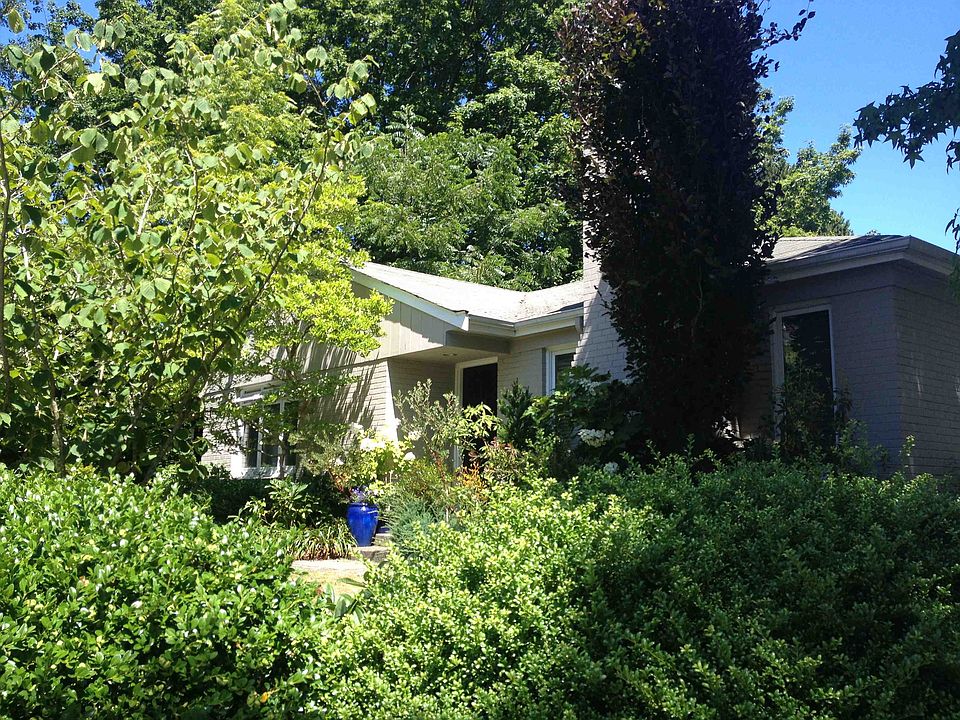 2nd image of 6002 37th Ave NE
