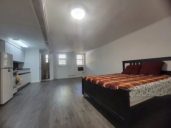 3rd image of 4233 Bedford Ave #1