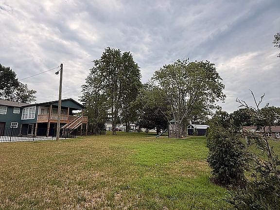 2nd image of 704 Loretta Dr