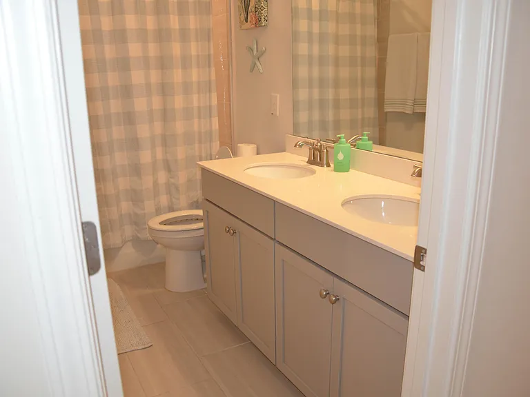 1634 Glacier Dr — Photo 17