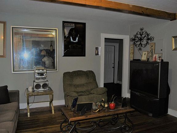 3rd image of 2746 E Surrey Dr