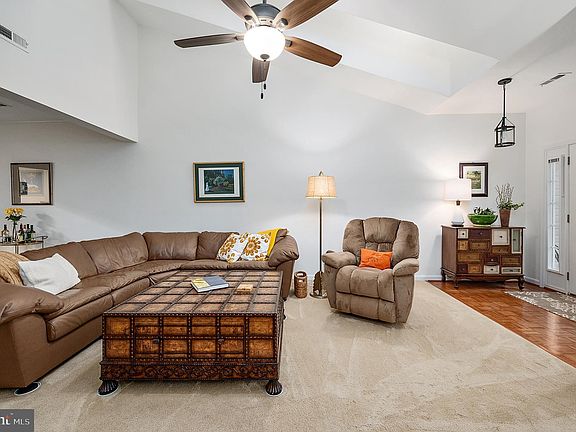 4th image of 6913 Craven Ln