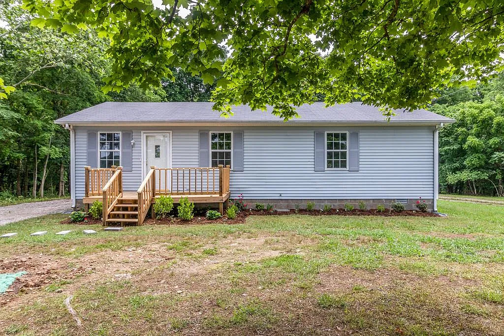 1882 McAnally Road - 1 — Photo 1