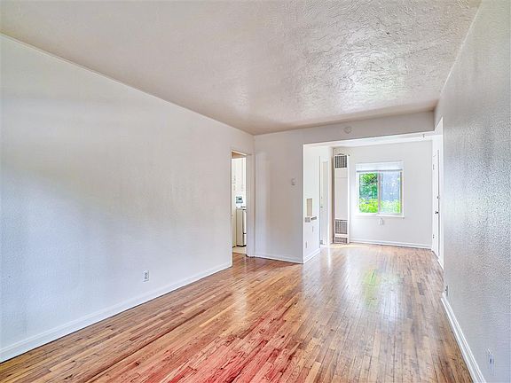 5th image of 3506 SE 33rd Ave #35261
