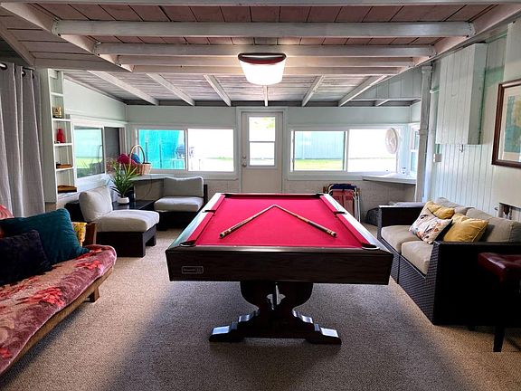 Multi purpose room - pool table may be removed.