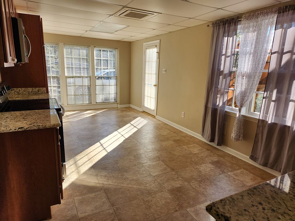 Kitchen - tile floor, main entrance from exterior to apartment.