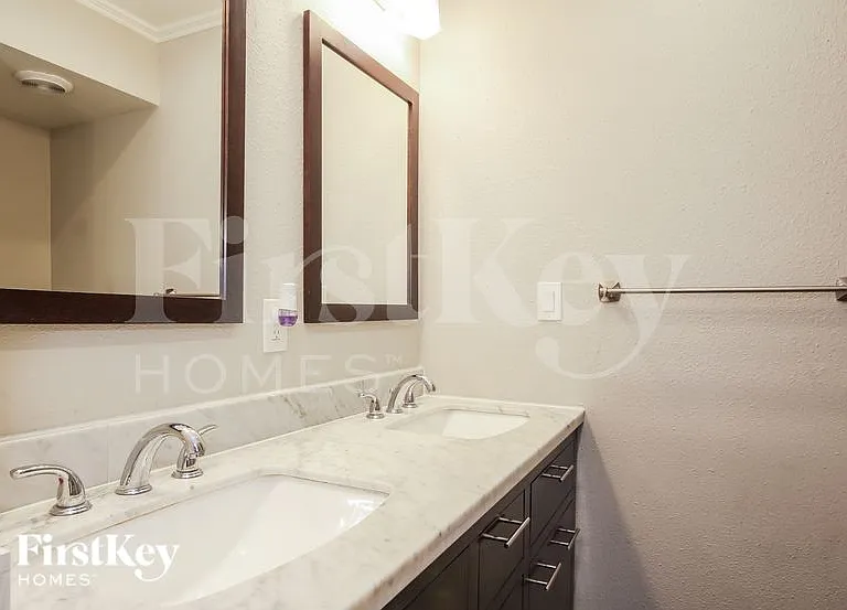 3602 W North Ln — Photo 13