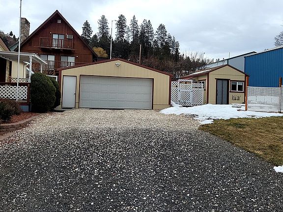 3rd image of 1209 Lakeview Cv
