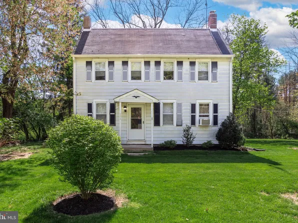 131 Mill Ln W, Columbus, NJ 08022