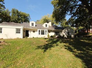 53 Godwin Ln, Saint Louis, MO