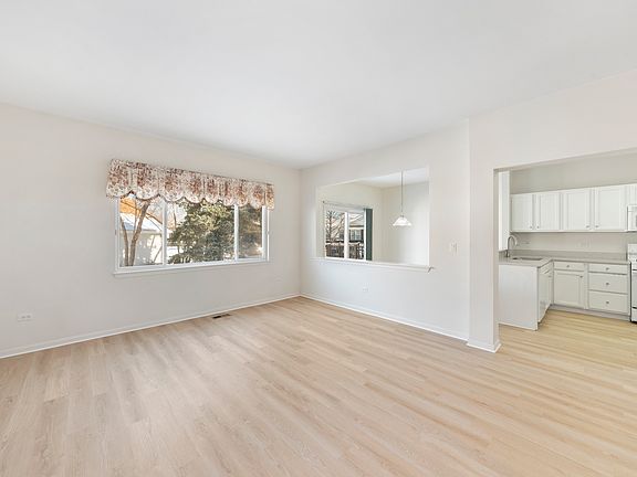 5th image of 21404 W Juniper Ln #Na