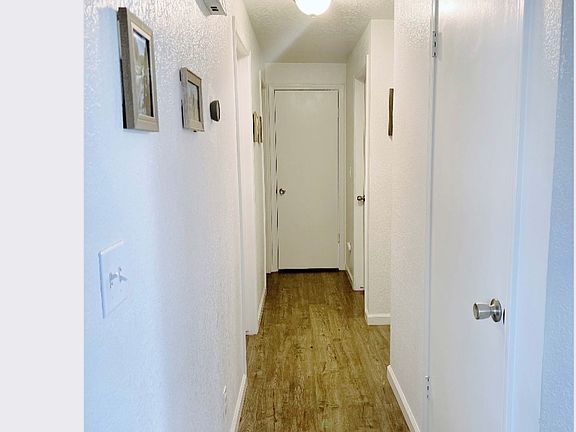 4th image of 912 Herrick Ave