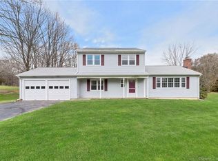 607 S Greenbrier Dr, Orange, CT 06477