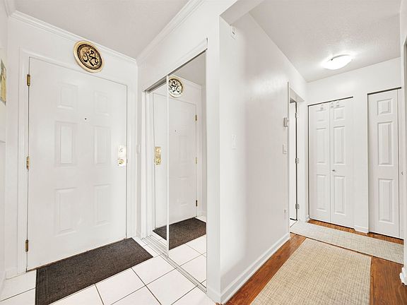 4th image of 9765 140th St #102