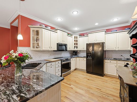 2nd image of 106 Bethpage Path