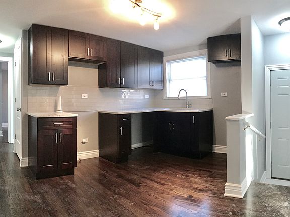 4th image of 9016 S Woodlawn Ave