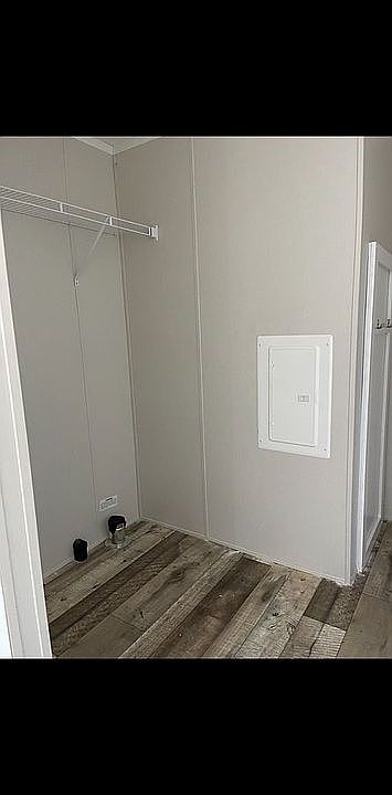 1st image of 121 Ensign Dr