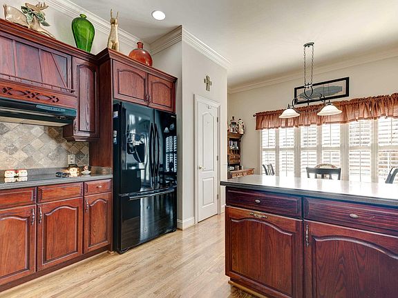 5th image of 3007 Knollwood Cir