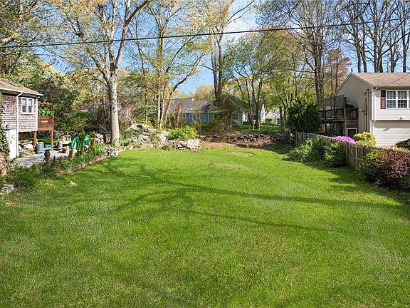 3rd image of 7 Winterberry Rd