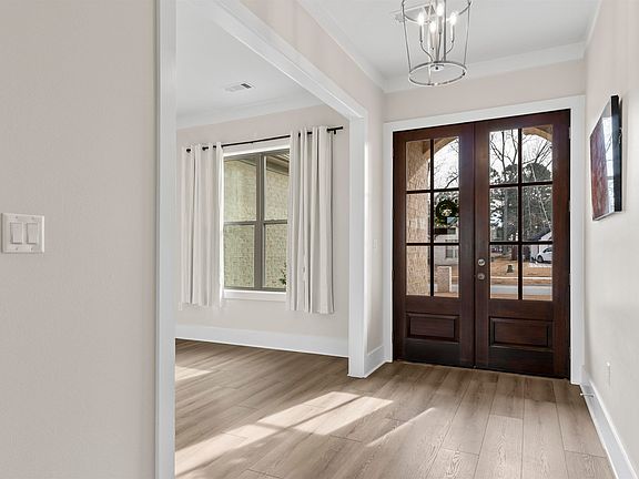 5th image of 75 Lucia Ln