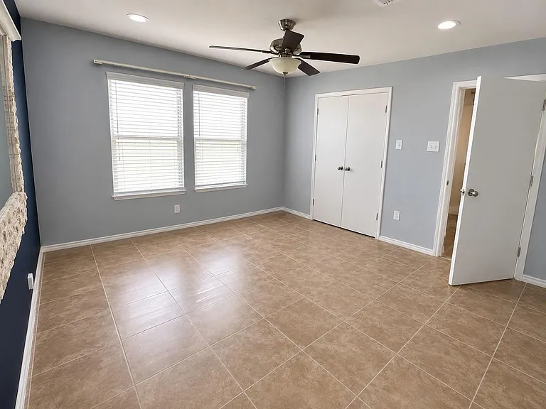1518 Perennial Ln — Photo 11
