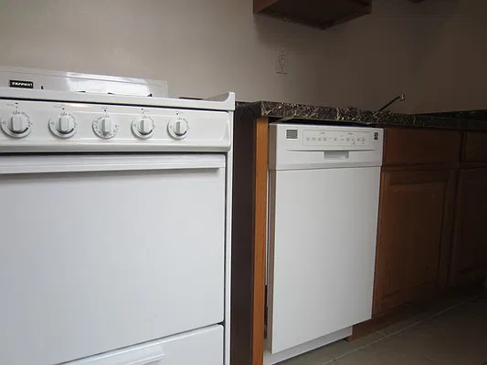 Rented by Link NY Realty | media 2