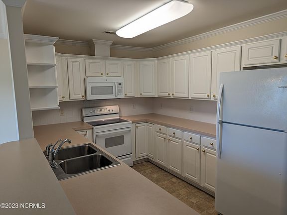 5th image of 2356 Wedgewood Drive