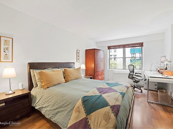 2nd image of 10 W 15th St APT 414