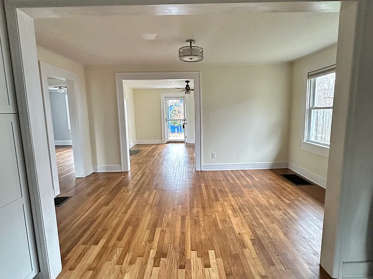 100 Bradley St — Photo 4