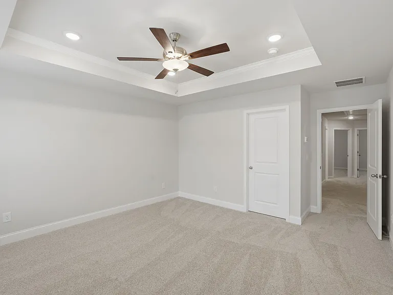 2260 Chant St — Photo 34