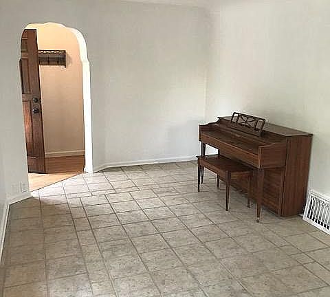 5th image of 1033 E Logan Ave