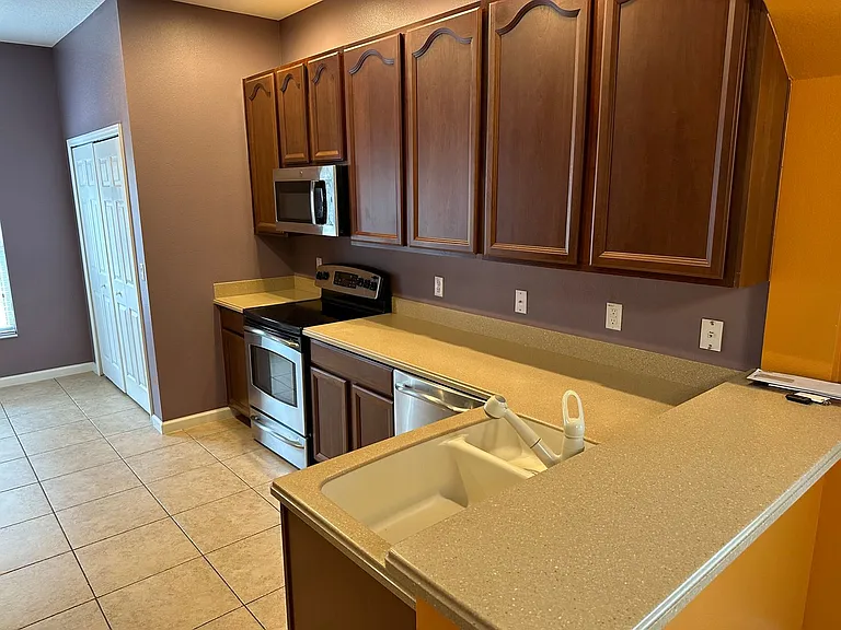 9118 Sabal Pine Way — Photo 5