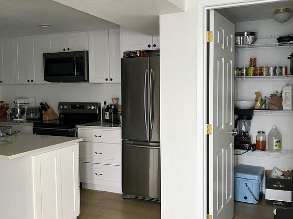 3rd image of 4845 S Holly St #B