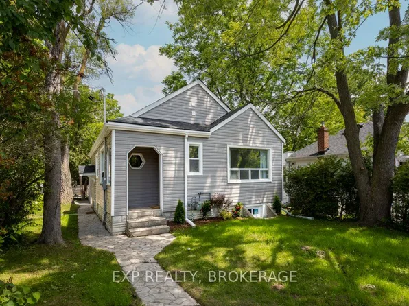 19 Scott St, Kingston, ON K7L 1L3